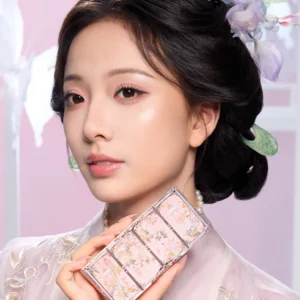 Butterfly Cloud Collar Embossed Highlight & Contour Palette - 图片 16